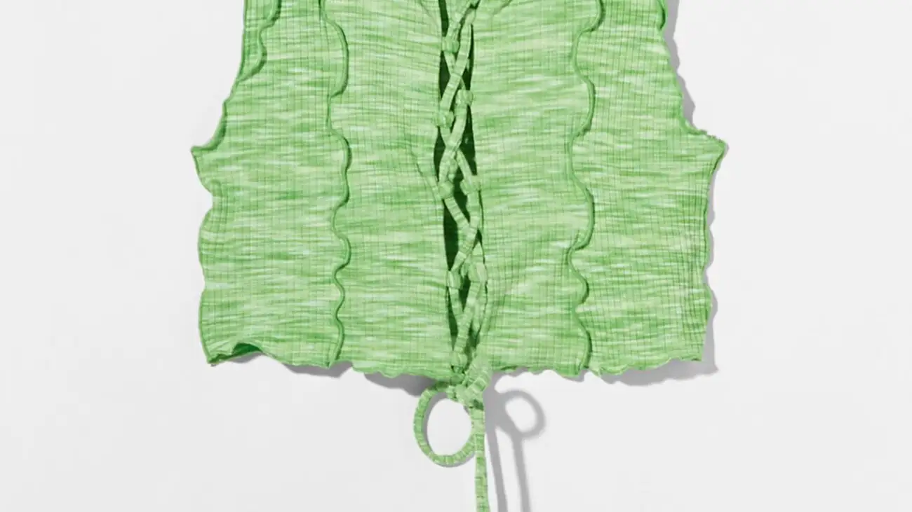 Top curly lace up de Bershka