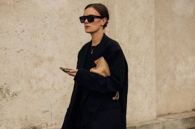 Así es el bolso East-West: el it bag que no puede faltar en tu armario este otoño-invierno