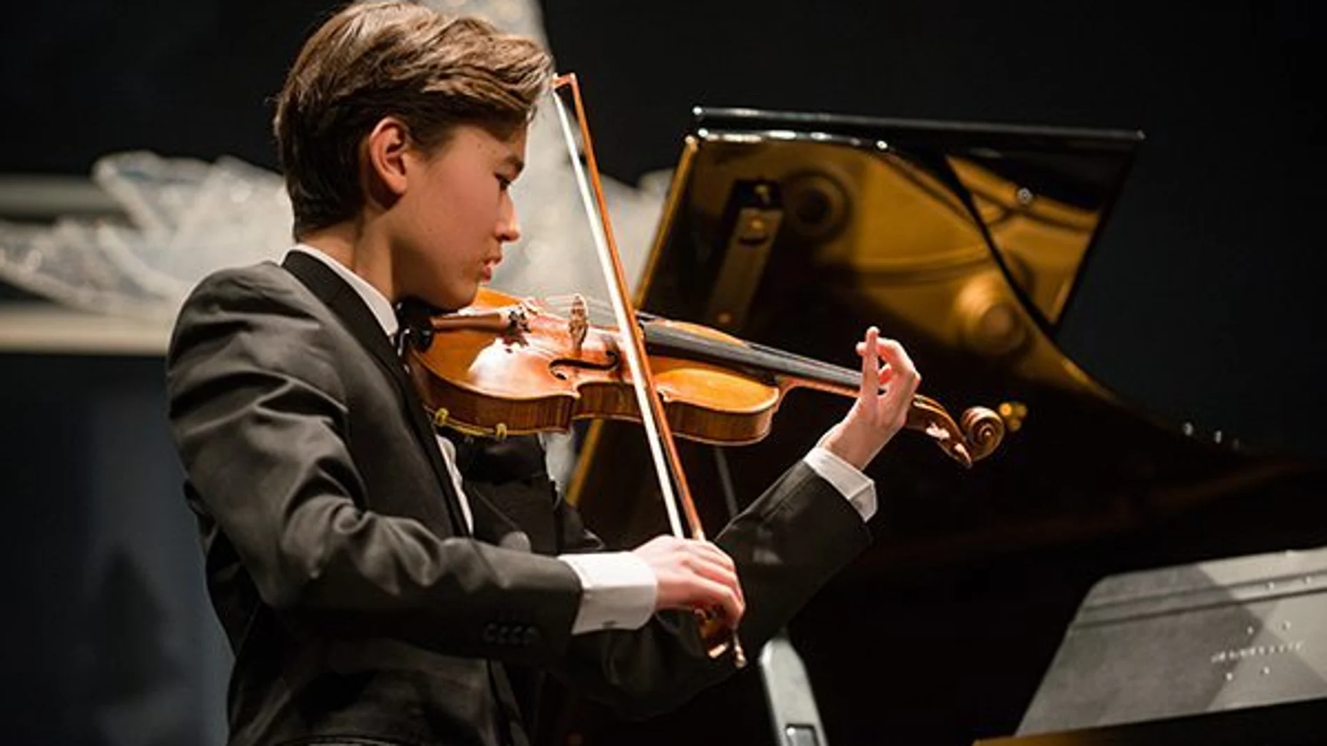 Imagen del jovencísimo violinista sueco Lozakovich