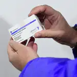 Imagen de dosis de la vacuna de Johnson & Johnson a su llegada a Hungría