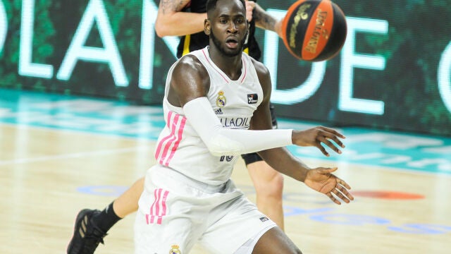 Garuba, en un partido reciente con el Real Madrid