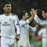 Casemiro celebra el pase del Real Madrid a las semifinales de la Champions 2014 en el campo del Borussia Dortmund