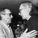 Delibes y Umbral en 1989, en el estreno de «Las guerras de nuestros antepasados» / FUNDACIÓN MIGUEL DELIBES