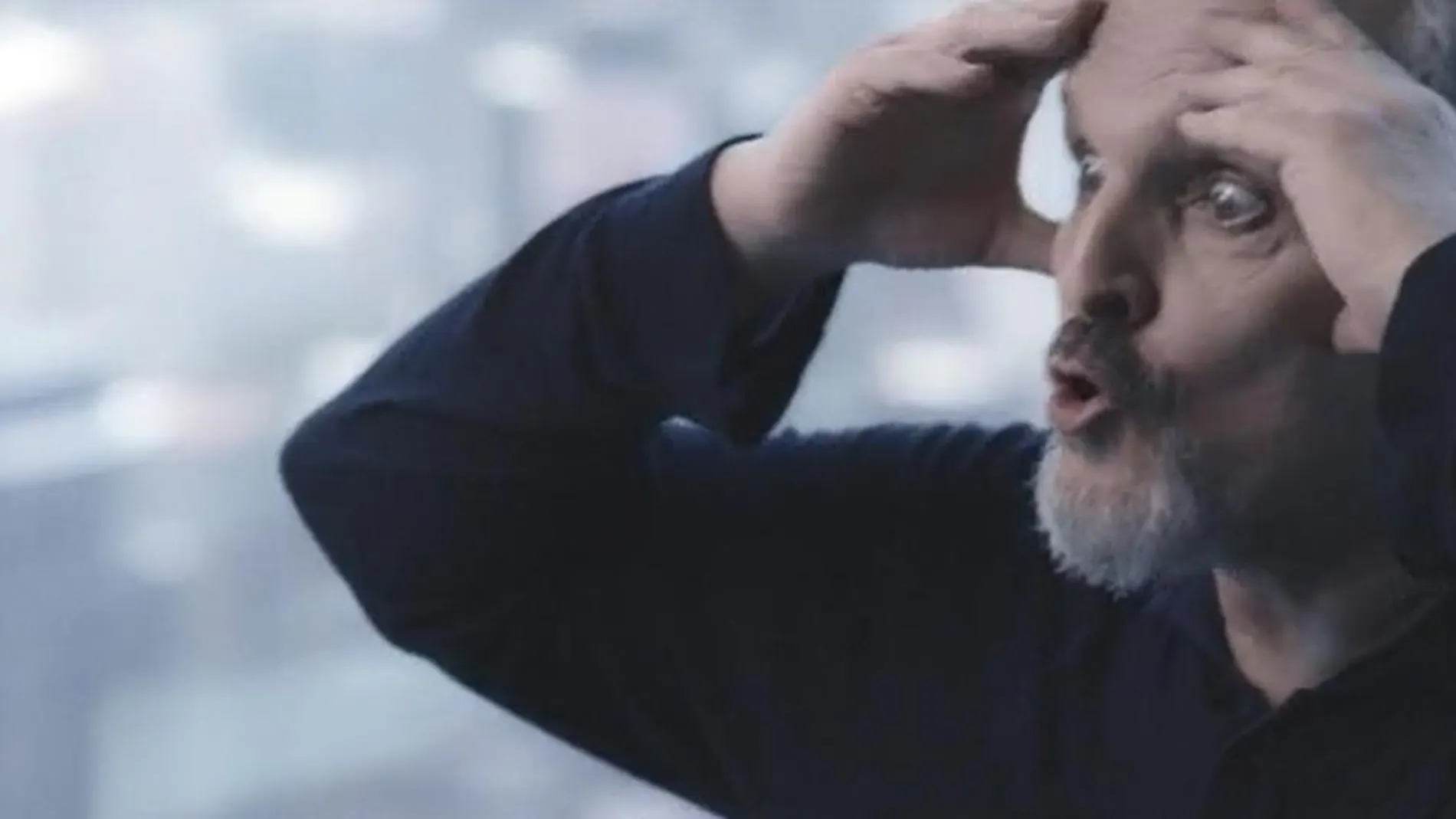 Miguel Bosé durante su entrevista con Jordi Évole
