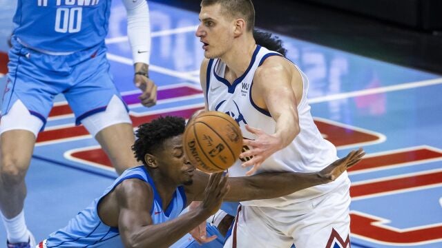 Nikola Jokic anotó 29 puntos en el triunfo de Denver Nuggets ante Houston Rockets