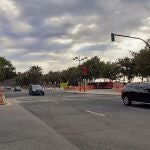 Instalación del carril de la Línea 10 de Metrovalencia en el cruce de la avenida Antonio Ferrandis con Amado Granell