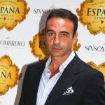 Enrique Ponce posa durante la presentación del cartel del 29 de mayo, fecha en la volverá a pisar los ruedos en Navalcarnero, en Madrid (España), a 20 de abril de 2021.