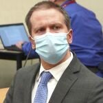 El expolicía Derek Chauvin escucha el veredicto en el juicio por la muerte de George Floyd