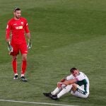 El guardameta argentino Paulo Gazzaniga con el Elche. EFE / Manuel Lorenzo.