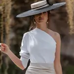 La influencer Sandra Majada con top y falda de Zara/ Instagram @invitada_perfecta