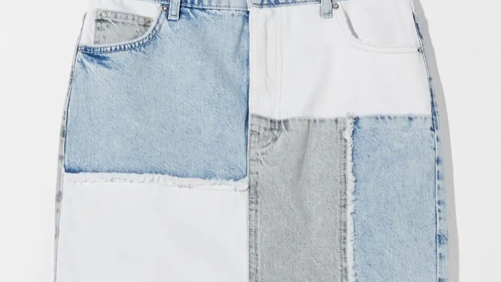 Minifalda paneles contraste de Bershka