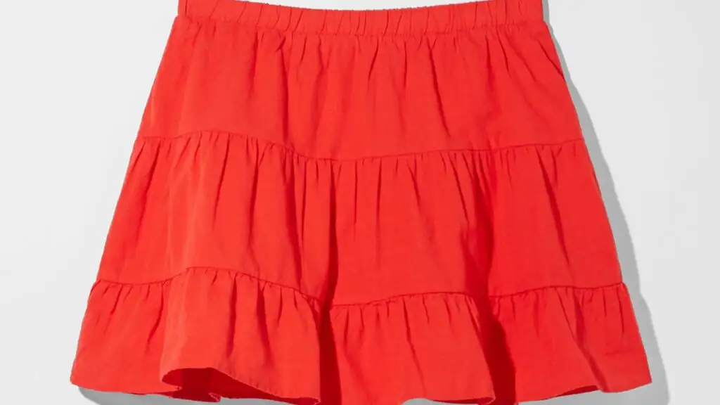 Minifalda volantes de Bershka