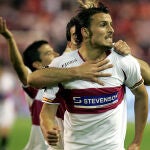 Antonio Puerta celebra el gol que metió al Sevilla en la final de la UEFA en 2006