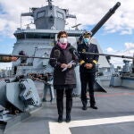 La ministra de Defensa alemana, Annegret Kramp-Karrenbauer a bordo de la fragata de la Armada alemana 'Sachsen-Anhalt' durante una visita el mes pasado a la base naval de Wilhelmshaven