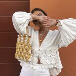 Isabel Campos con camisa de Zara/ Instagram @isabelcamposr