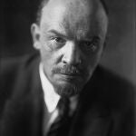 Admirado abiertamente por Iglesias, Garzón y otros líderes de la izquierda, Vladimir Lenin abrió 82 campos de concentración en toda Rusia. De noviembre de 1917 a enero del 1924 se asesinó en la URSS por motivos políticos o religiosos a un millón de personas, entre 15.000 y 20.000 de ellos eran sacerdotes focianos y católicos.