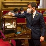 El vicepresidente de la Generalitat en funciones, Pere Aragonès, durante una votación en el pleno del Parlament