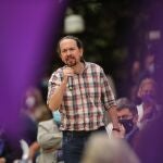 El candidato de Unidas Podemos a las elecciones madrileñas, Pablo iglesias, en un mitin de campaña