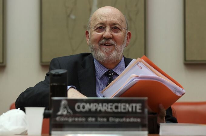 El presidente del Centro de Investigaciones Sociológicas, José Felix Tezános, comparece en la Comisión Constitucional del Congreso de los Diputados