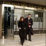 ROCIO CARRASCO JUNTO A SU ABOGADO SALIENDO DE LOS JUZGADOS DE MADRID