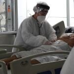 Atención a un enfermo de Covid