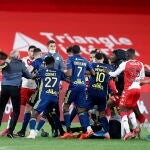 Tángana entre los jugadores del Mónaco y los del Lyon al final del partido.