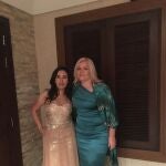 La princesa Latifa junto a su amiga Tiina Jauhiainen en una fotografía de Jauhiainen