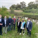 Daniel Sánchez y Eva Pajares, entre otros, hoy en la Estación Ambiental Madrevieja en San Roque