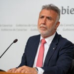 El presidente de Canarias, Ángel Víctor Torres, durante una rueda de prensa