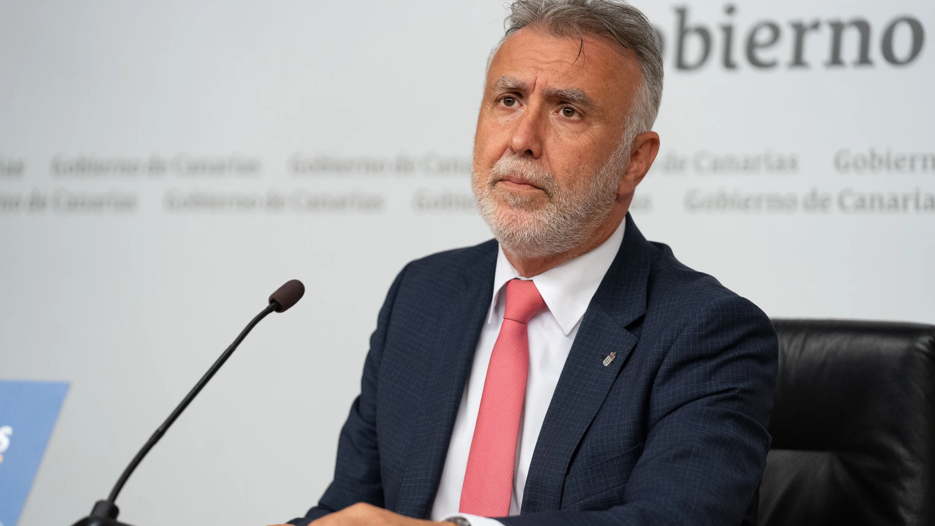 El presidente de Canarias, Ángel Víctor Torres, durante una rueda de prensa