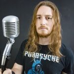 Nico es el líder de la banda chilena Parasyche