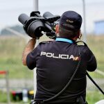 Miembros de Policía Nacional testeando sistemas de neutralización portátil