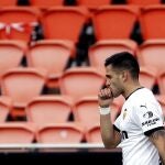 Maxi Gómez con el Valencia.