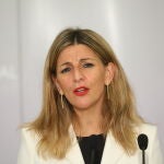 Imagen de archivo de la ministra de Trabajo, Yolanda Díaz, recibiendo en la sede del ministerio a Gabriel Rufián, portavoz de Esquerra Republicana de Cataluña.