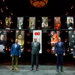 El artista residente en el Gran Teatre del Liceu de Barcelona, Àlex Ollé, junto al director artístico, Víctor Garcia de Gomar, el presidente de la Fundació del Liceu, Salvador Alemany, el director general, Valentí Oviedo y el director musical Josep Pons. EUROPA PRESS