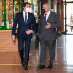 El consejero de Fomento y Medio Ambiente, Juan Carlos Suárez-Quiñones, participa en la Mesa Redonda "Ganadería y el lobo", organizada por la Academia de Ciencias Veterinarias de Castilla y León