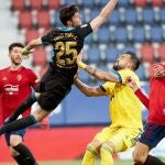 Juan Pérez con Osasuna.
