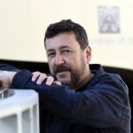 El escritor catalán y afincado en Córdoba Mario Cuenca Sandoval, durante una entrevista en Sevilla el pasado jueves
