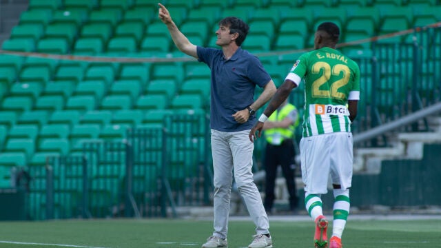 Jose Rojo Martin Pacheta, entrenador del Huesca. Jose Rojo Martin Pacheta, entrenador del Huesca.