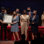 La familia de Julio Anguita recoge el título de Hijo Adoptivo de Córdoba