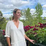 Amelia Bono con vestido que te traslada a Ibiza.