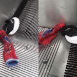 Una zapatilla queda atrapada en una escalera mecánica del Metro de Madrid