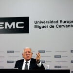 Luis Bassat en la masterclass ofrecida en la UEMC de Valladolid