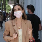 Tamara Falcó por las calles de Madrid.