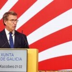 El presidente de la Xunta, Alberto Núñez Feijóo, en el stand de Galicia de la 41 edición de la Feria Internacional del Turismo, Fitur