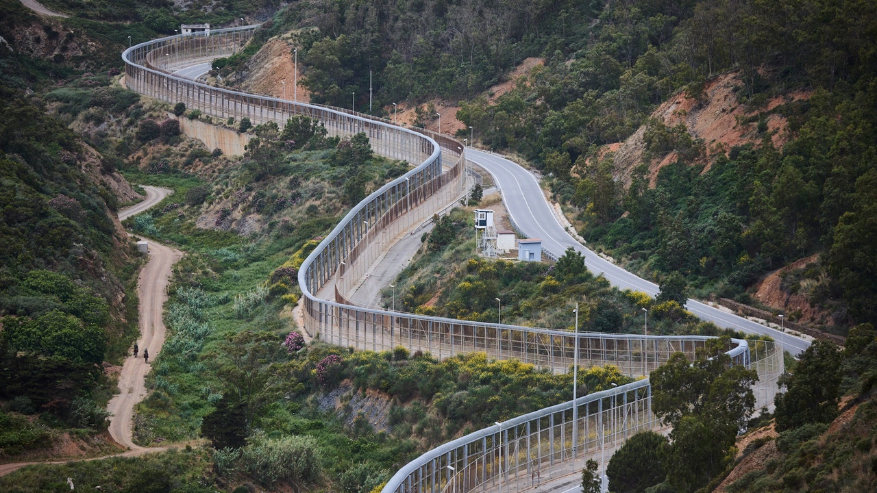 Falsa alarma en Ceuta por el anuncio de un salto masivo desde Marruecos
