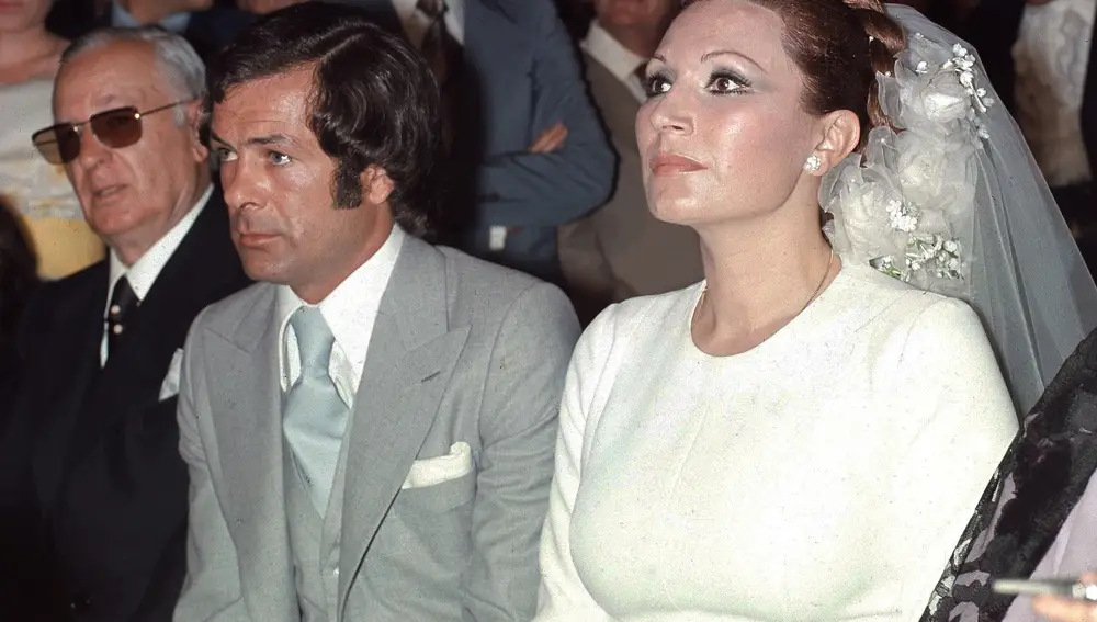 Boda de la cantante Rocío Jurado y el boxeador Pedro Carrasco en el Santuario de la Virgen de Regla, Chipiona, Cadiz