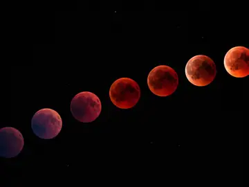 La luna de sangre es la forma coloquial de referirse al eclipse de luna. Su nombre se debe al particular color rojizo que tiñe al satélite natural de la Tierra La luna de sangre es la forma coloquial de referirse al eclipse de luna. Su nombre se debe al particular color rojizo que tiñe al satélite natural de la Tierra
