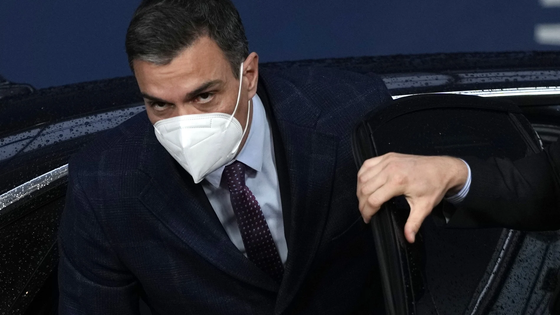 Estudia ya posibles recursos para contraatacar si el Supremo los anula. Explora la vía del Tribunal de Conflictos de Jurisdicción por si no cabe avanzar a través del Constitucional.