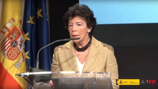 La ministra de Educación y Formación Profesional, Isabel Celaá, en una rueda de prensa